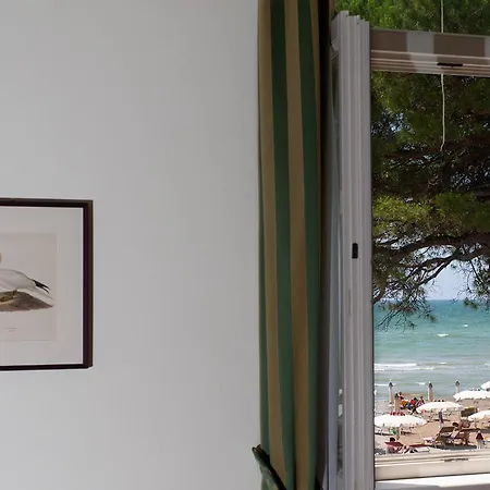 Ξενοδοχείο με διαμερίσματα Marina 4*