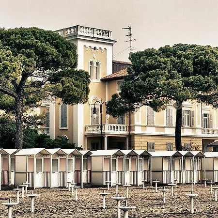 Marina 4* Grado
