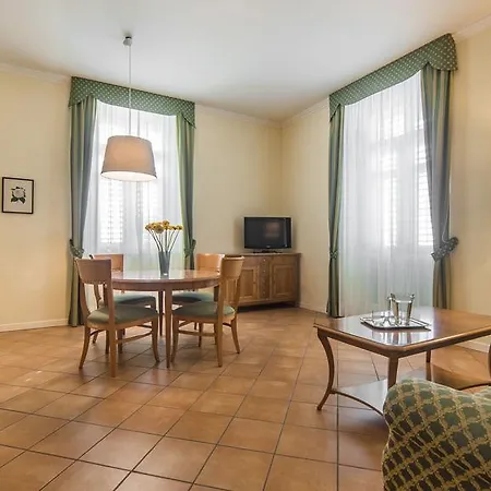 Ξενοδοχείο με διαμερίσματα Marina 4*